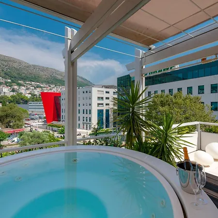 Penthouse Apartment *